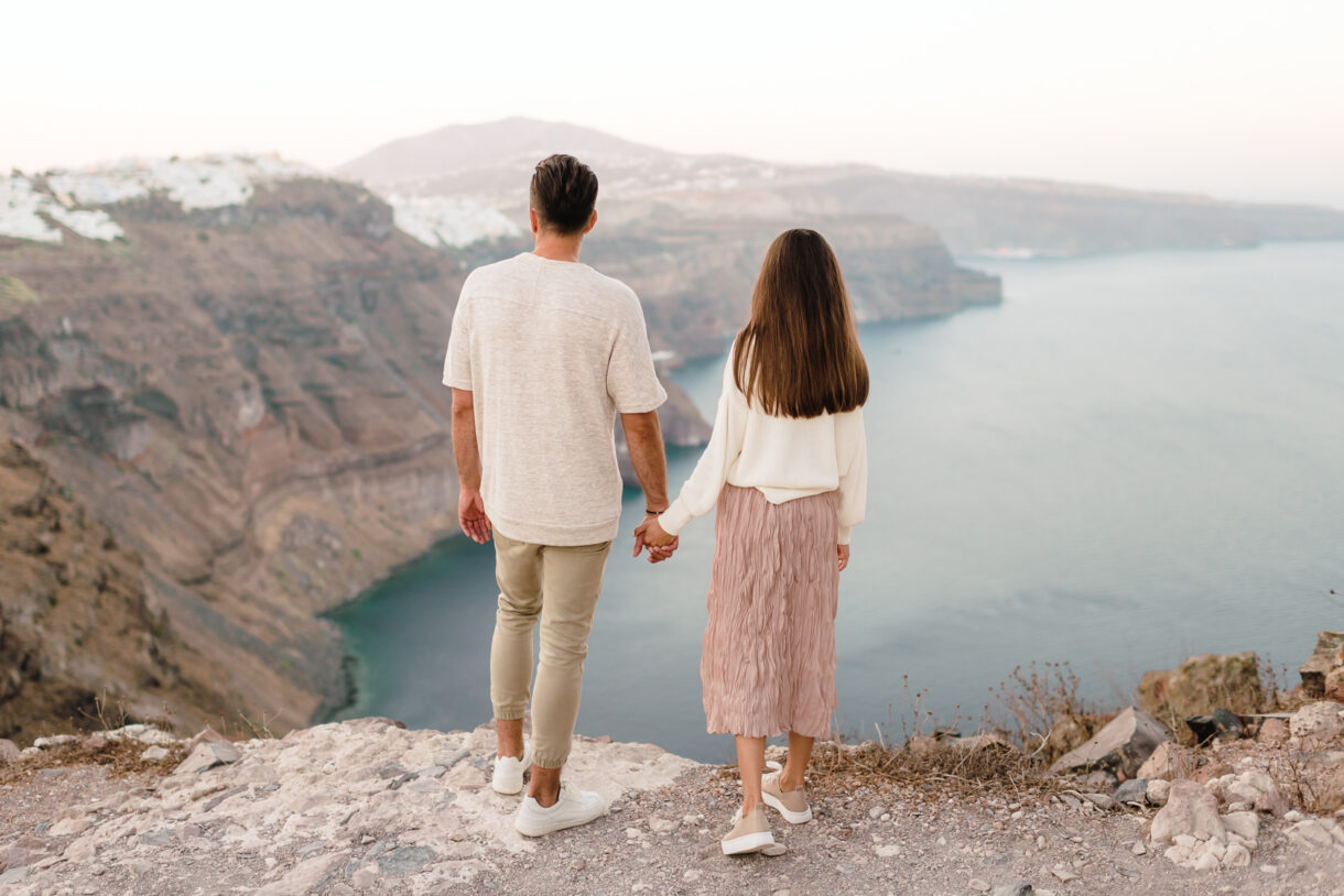 Santorini engagement photographer