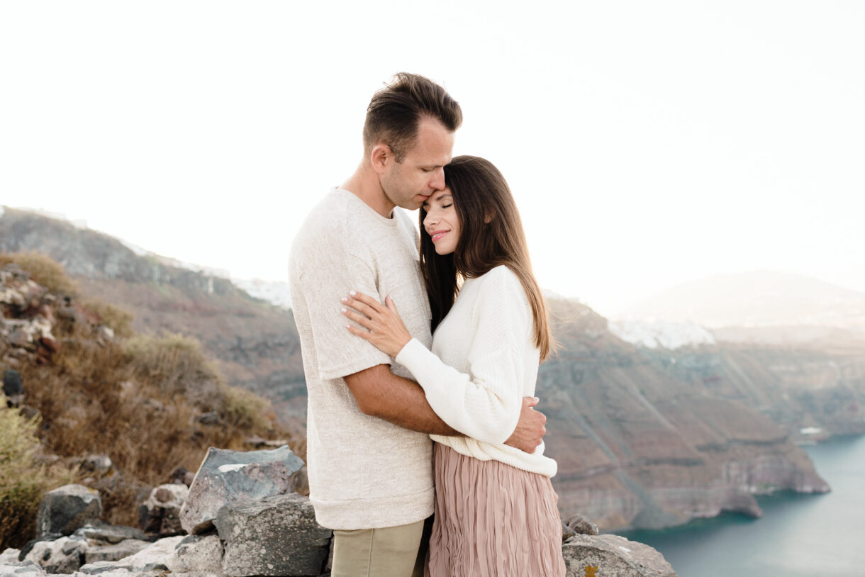 Santorini engagement photographer