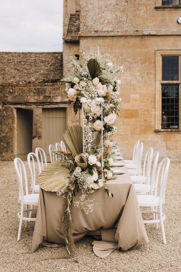 outdoor wedding table