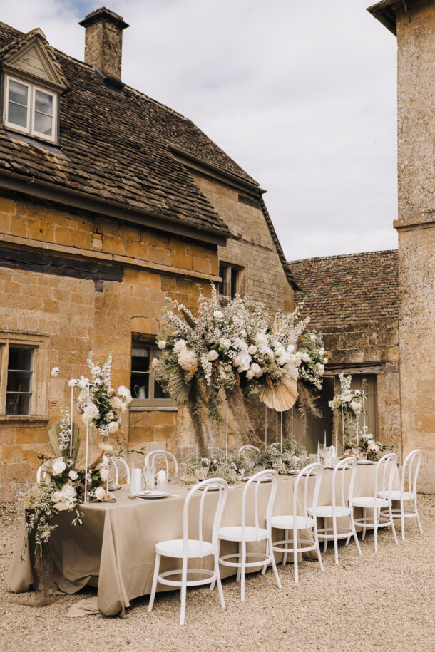 outdoor wedding table